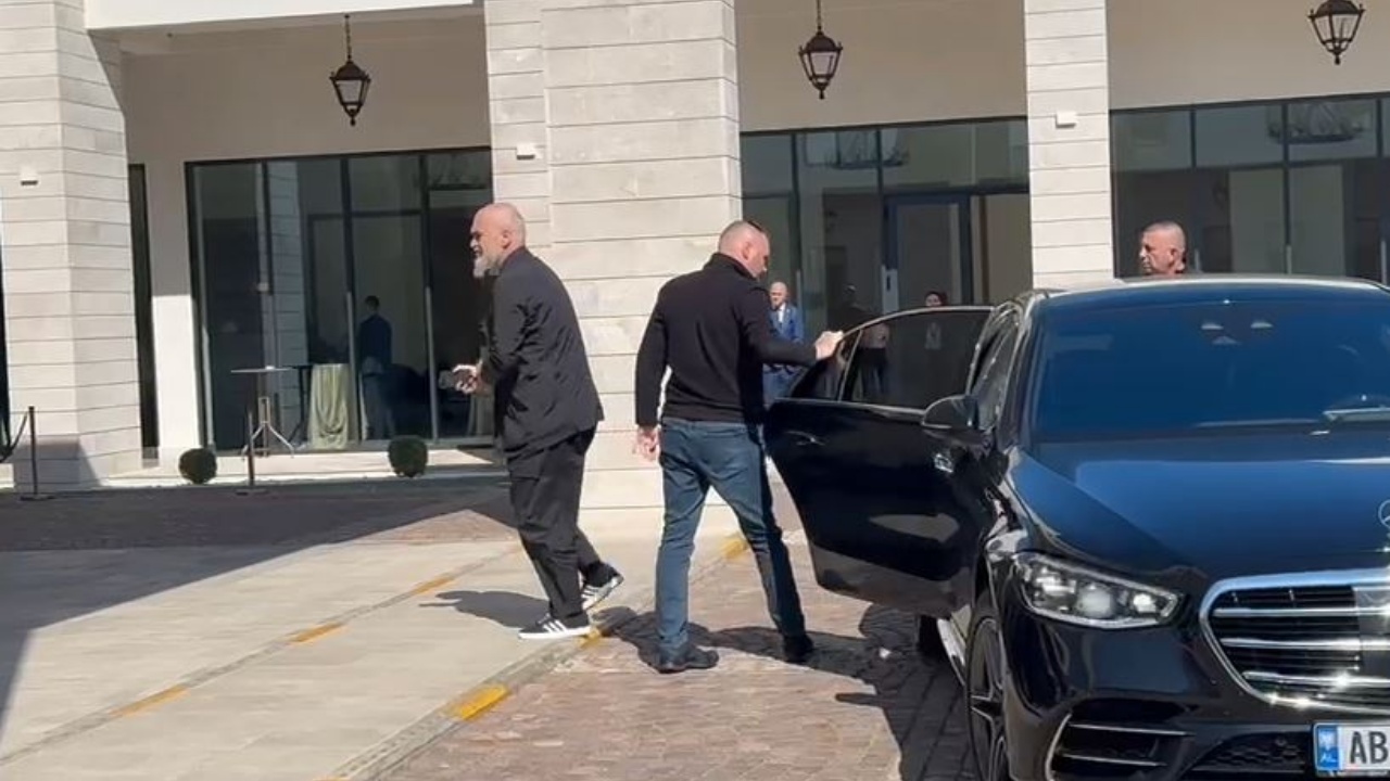 Mblidhet sot në Durrës Asambleja Kombëtare e PS-së, mbërrin kryeministri Rama