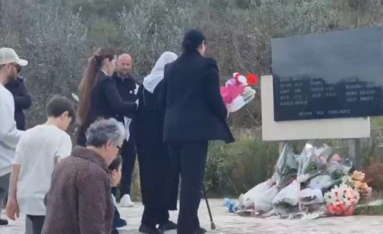 Humbi djalin në tragjedinë e Gërdecit, Zamira Durda: Sot do ishte 24 vjeç! Jam e zhgënjyer nga SPAK! Mediu para punonjësve ushtron presion