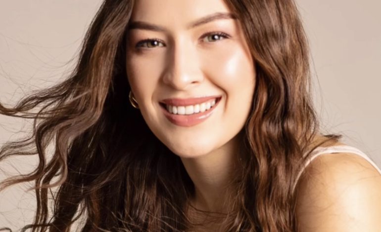 ‘Je e vogël’/ Françeska-Bardhit: Shiko atë që ke në krahë!