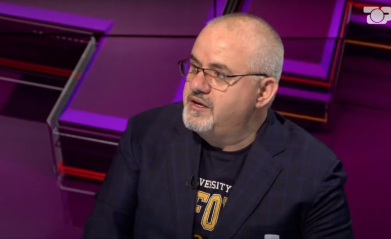 ‘Po shiten nëpër shkolla 9-vjeçare”/ Gazetari Artan Hoxha ngre alarmin: Drogat sintetike po vrasin të rinjtë! Janë më të rrezikshme se kokaina