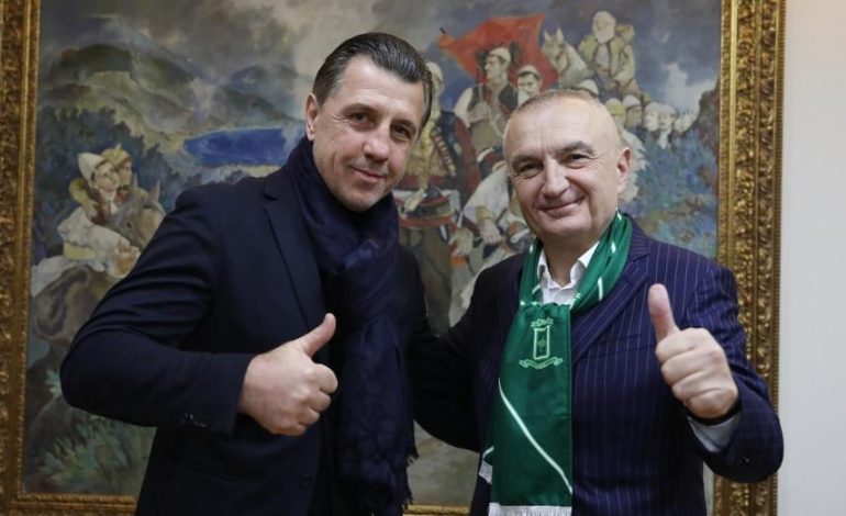 Rudi Vata publikon autobiografinë, Ilir Meta: I paduruar për të lexuar librin e legjendës