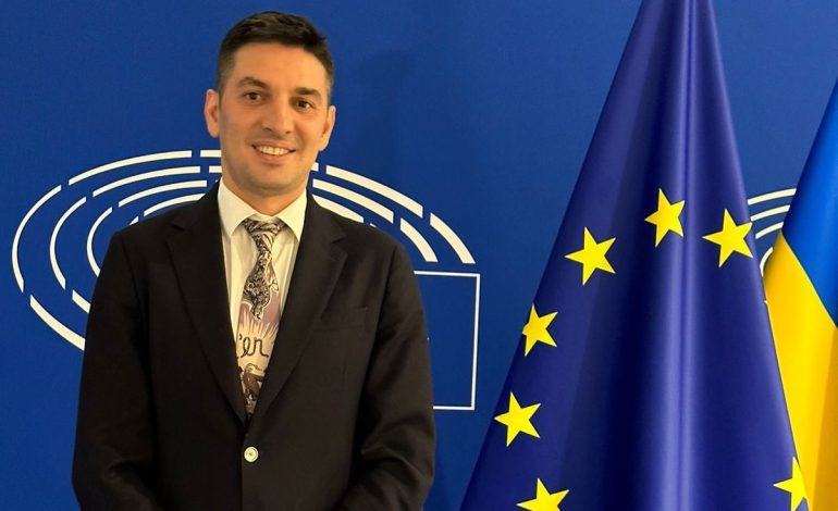 Ish-mesfushori i Partizanit merr drejtimin e klubit Tirana, pritet vetëm zyrtarizimi