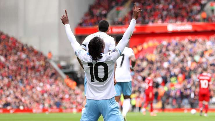 VIDEO/ Goditje në garën për titullin, Liverpool pëson disfatë nga Crystal Palace