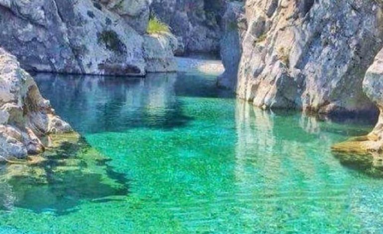 Lumi i Gashti pasuri botërore e mbrojtur nga UNESCO, Rama ndan pamje nga bukuritë e rralla të natyrës plot me turistë