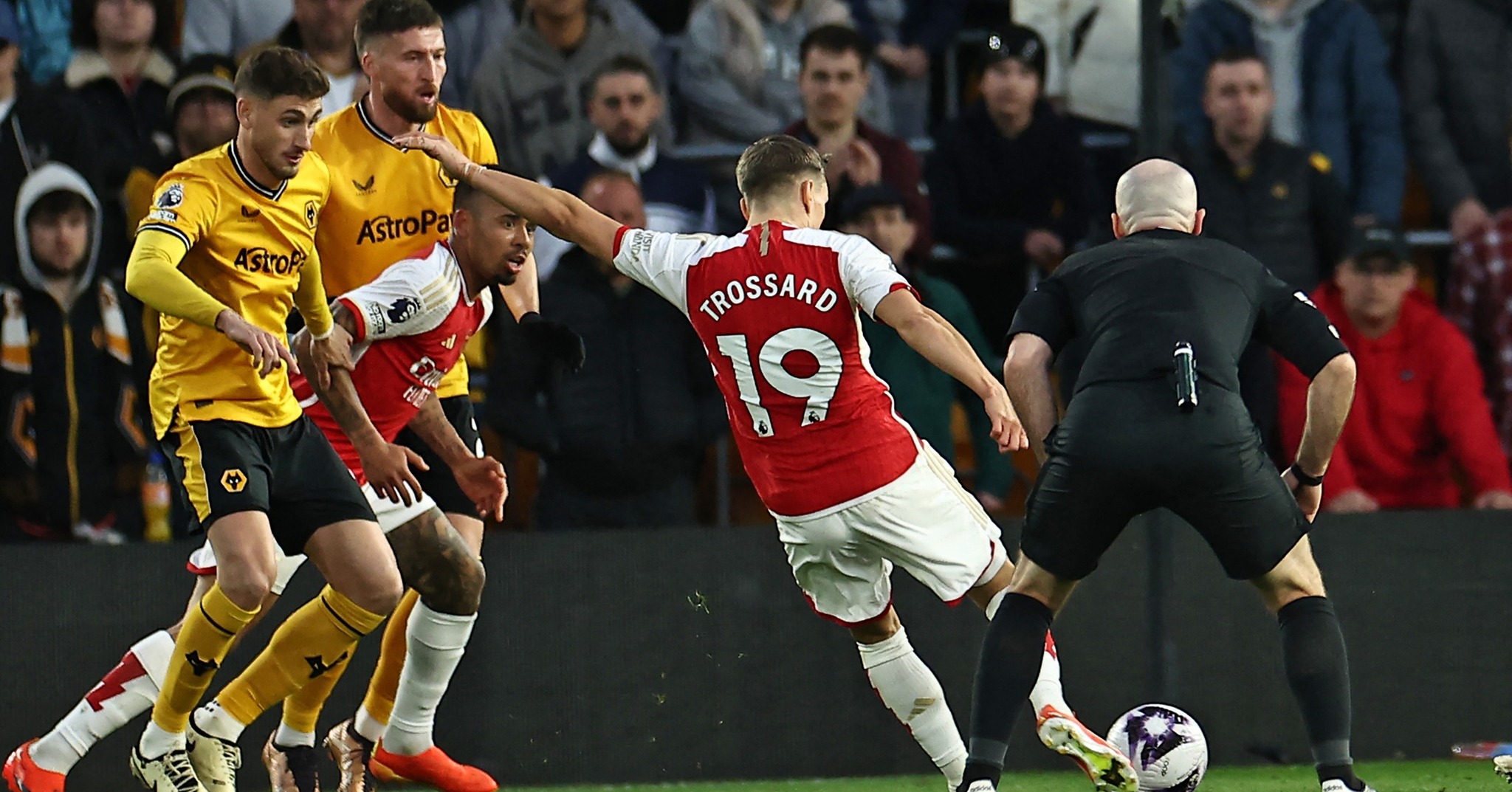 Nga një gol për secilën pjesë, Arsenali bën detyrën ndaj Wolves, merr kreun e klasifikimit (VIDEO)