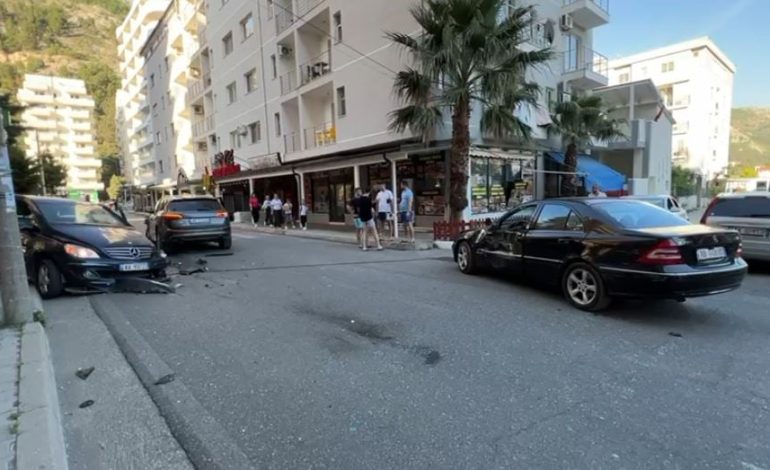 Pamje/ Aksident i rëndë në Shëngjin, përplasen tre makina, disa të plagosur