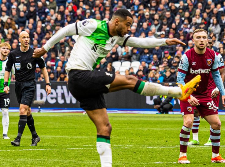 VIDEO/ Liverpool me një këmbë jashtë garës për titull, vetëm “X” ndaj West Ham