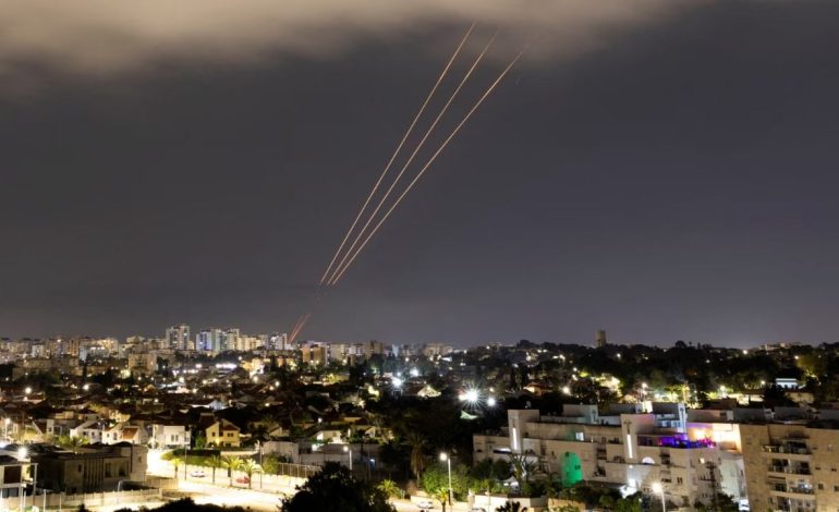 SHBA, Izraeli: Koalicioni siguroi ‘disfatën spektakolare’ të sulmit të Iranit