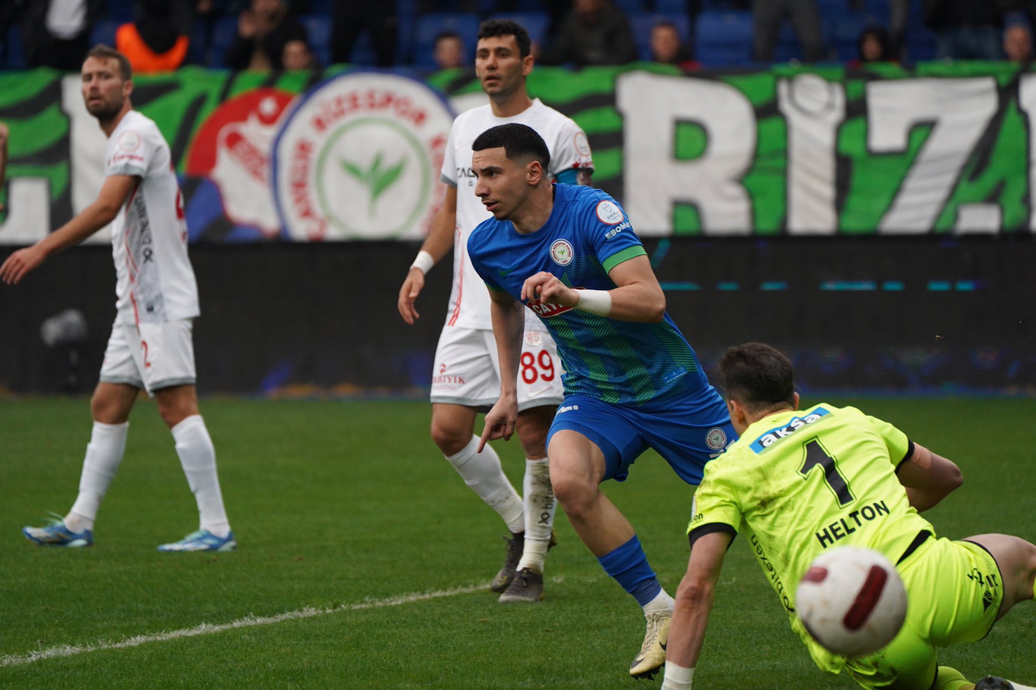 Altin Zeqiri nuk di të ndalet, kosovari realizon 2 gola të tjerë për Rizersporin