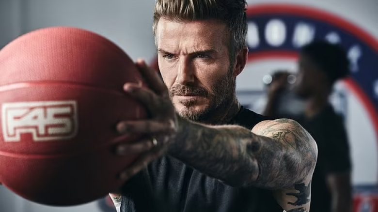 Humbi 9.8 mln euro për shkak të tij, Beckham padit aktorin e njohur