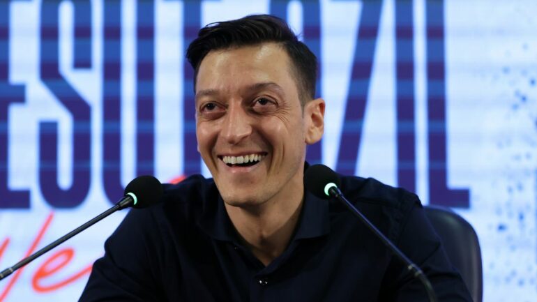 Ozil “godet” katalanasit: Dikur El Classico ishte ndeshja më e rëndësishme, sot Barcelona vetëm ankohet për gjyqtarët