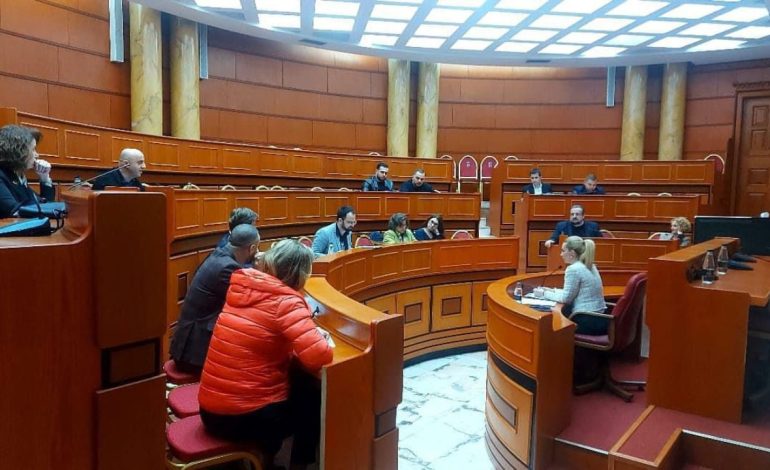 Nuk kishin firmat e nevojshme, Kryesia e Këshillit Bashkiak rrëzon kërkesën e opozitës për thirrjen urgjente të mbledhjes