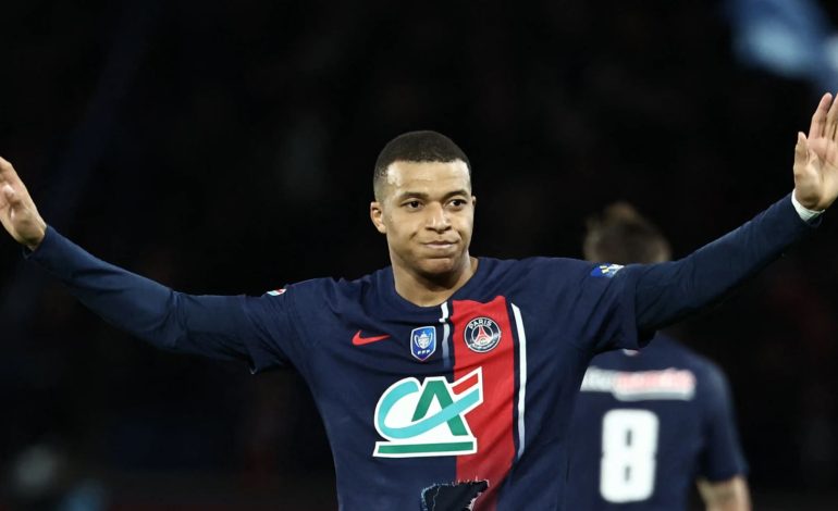 “Djall” dhe “engjëll”, Mbappe dërgon PSG në finale, “zbut” edhe Enrique (VIDEO)