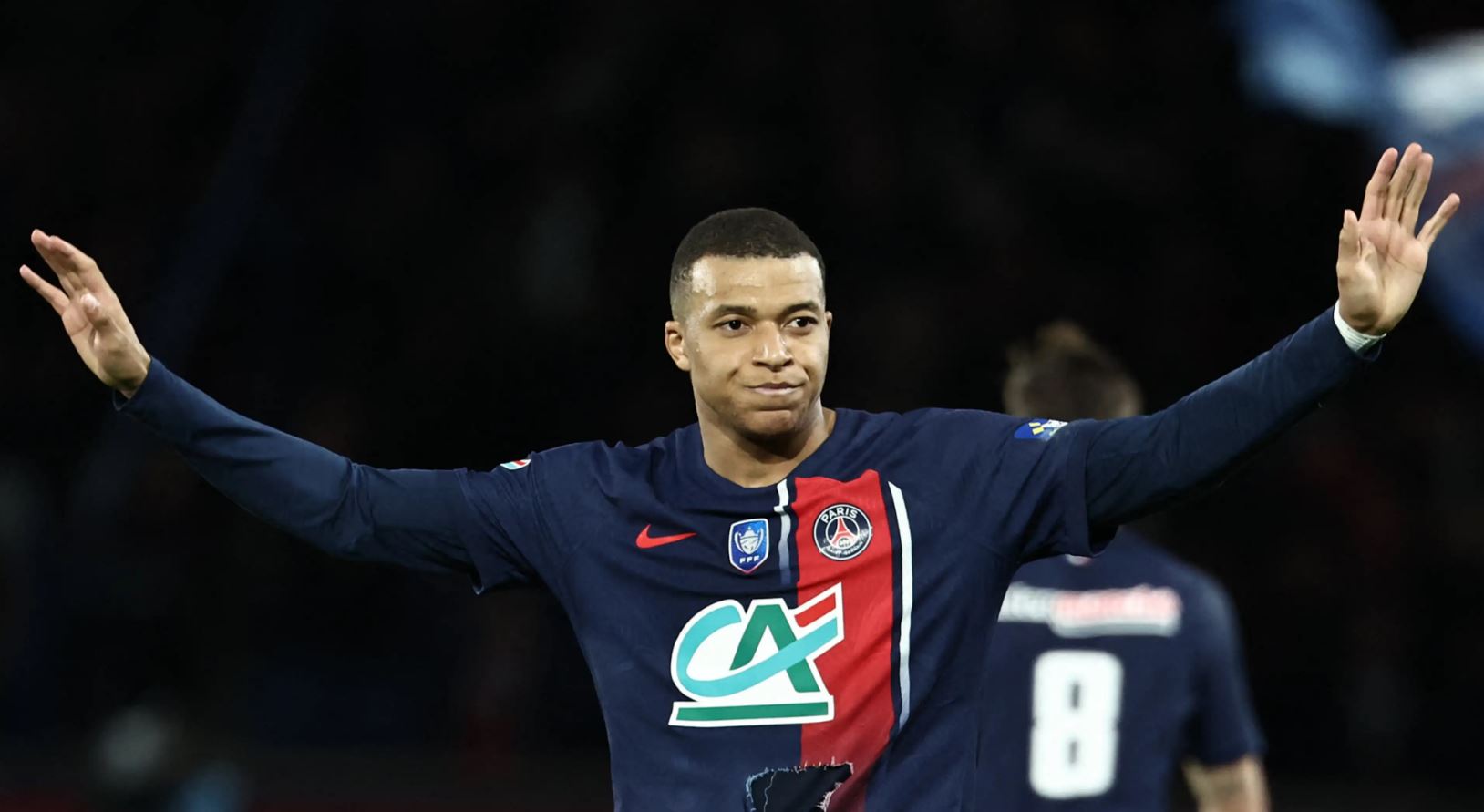 “Djall” dhe “engjëll”, Mbappe dërgon PSG në finale, “zbut” edhe Enrique (VIDEO)