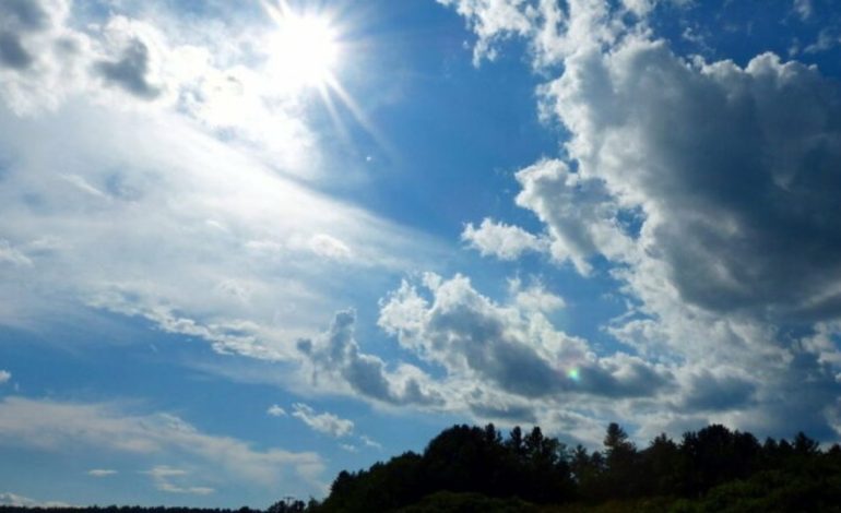 Ditë me diell dhe temperatura të larta, si parashikohet të jetë moti të martën