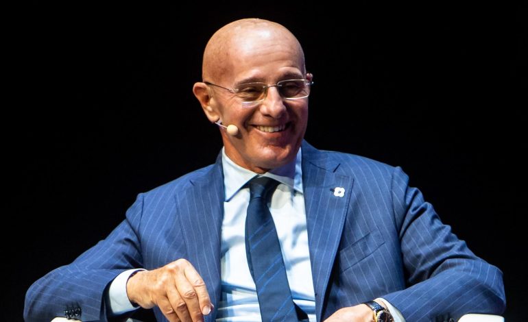 Komenti i Arrigo Sakit: Duhet merkato e karakterit, Milani të mos marrë trajnerë të huaj