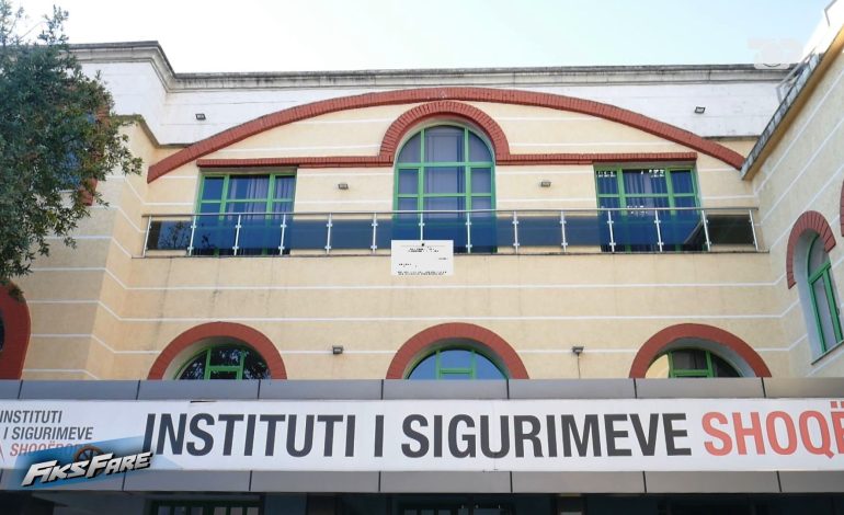 Nuk tërheq dot pensionin prej 3 vitesh, Fiks Fare zgjidh problemin