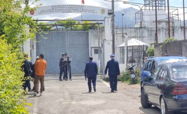 E pazakontë në Pogradec! Përfitoi nga amnistia dje, sapo doli nga burgu bën vjedhjen e radhës