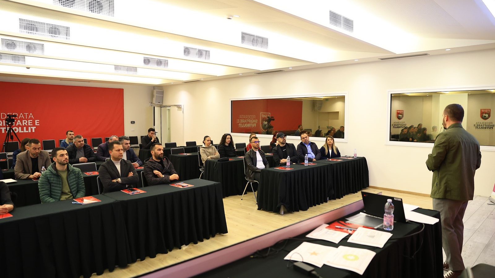 FSHF organizon workshop me temë “Anti-racizmi, Barazia & Përfshirja” në stadiumin “Air Albania”