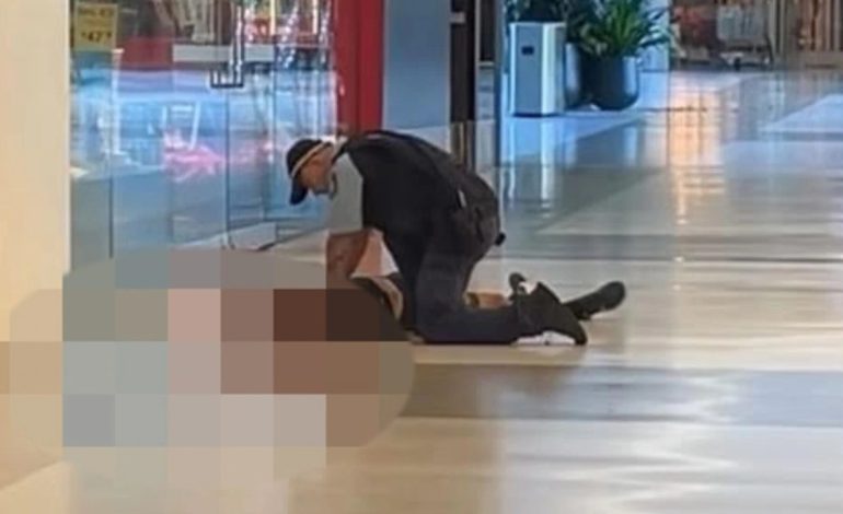 Sulm me thikë në një qendër tregtare në Sidnej! Një i vrarë dhe disa të plagosur