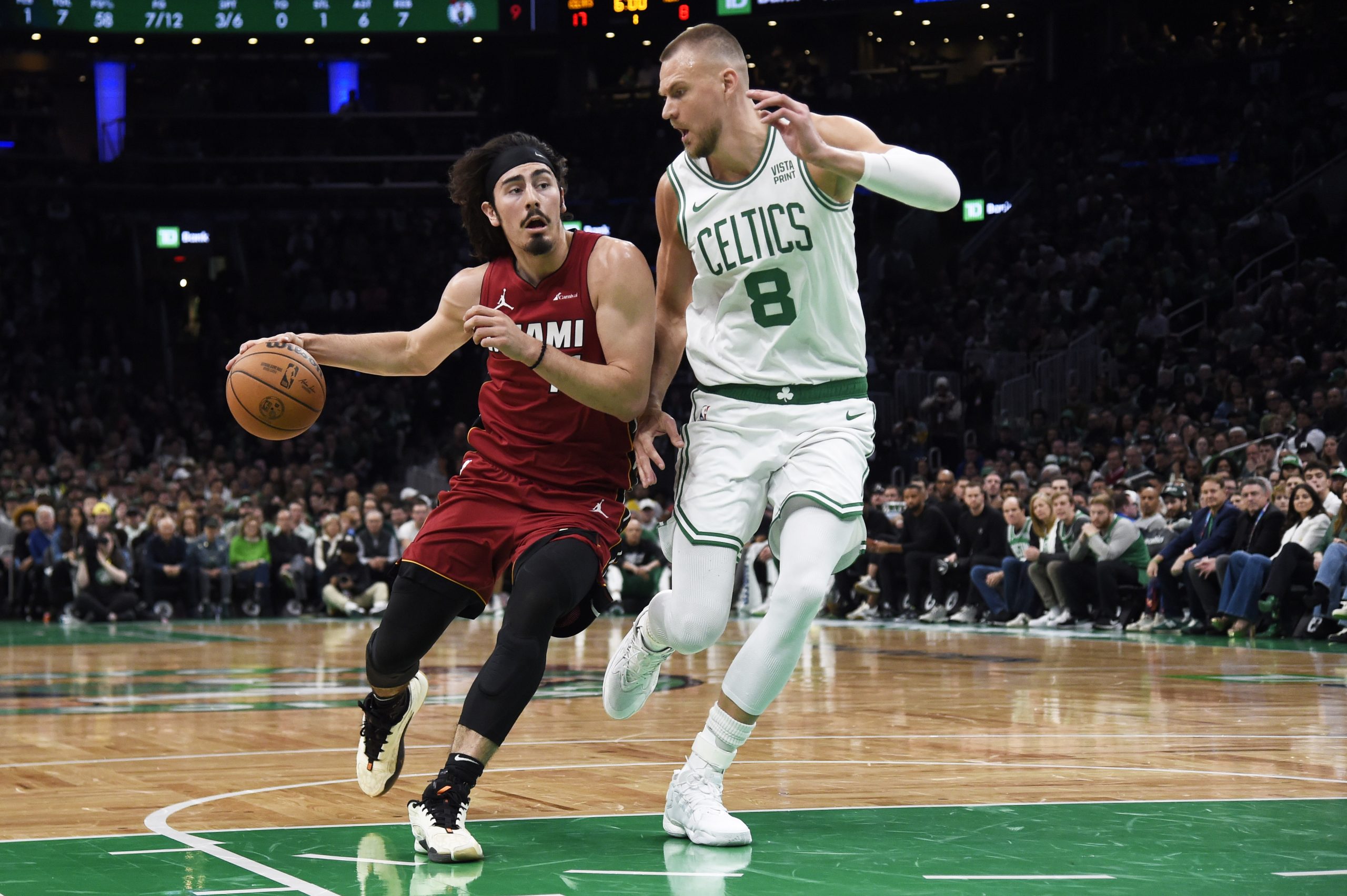 PLAY-OFF I NBA/ Bostoni dhe Milouki fitojnë pa vështirësi ndeshjet e para, Oklahoma mposht me vuajtje Dallasin