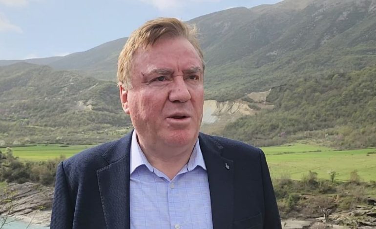 Aksidenti tragjik me 8 të vdekur në Këlcyrë, flet nga vendngjarja Prokurori Çano: Nuk i kemi identifikuar emigrantët nga vendet e treta, do të bashkëpunojmë me…