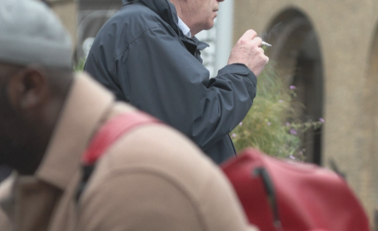 Anglia drejt ndalimit të duhanit! Gati ligji, kush është lindur pas 1 janari 2009 nuk mund të blejë cigare