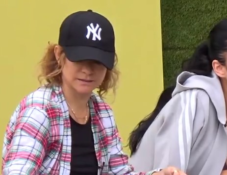 “Ik o interesaxhi”/ Pak orë para “Prime”, Egla dhe Juli ndezin debatet