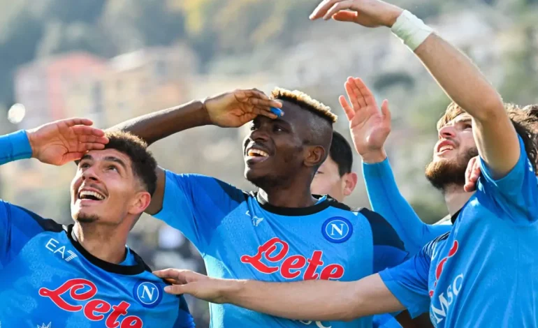 United dhe Aston Villa pas dere, titullar mund të largohet nga Napoli