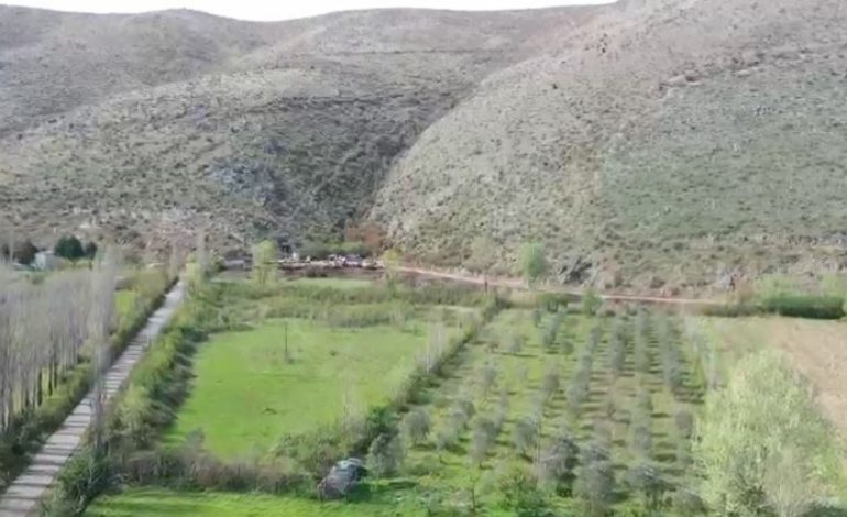 Kampet e refugjatëve/ Nis puna për ndërtimin e qendrës së pritjes në portin e Shëngjinit