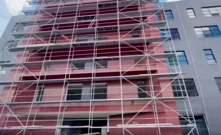 Shkolla e re “Azem Hajdari” drejt përfundimit, Rama: Kjo 9-vjeçare do u shërbejë 1500 nxënësve