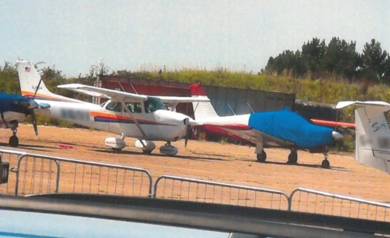 “Harrohen” gomonet dhe kamionët, hyjnë në listë avionët privatë/ Skemë e re e transportimit të emigrantëve shqiptarë të paligjshëm në Britani (Fotot)