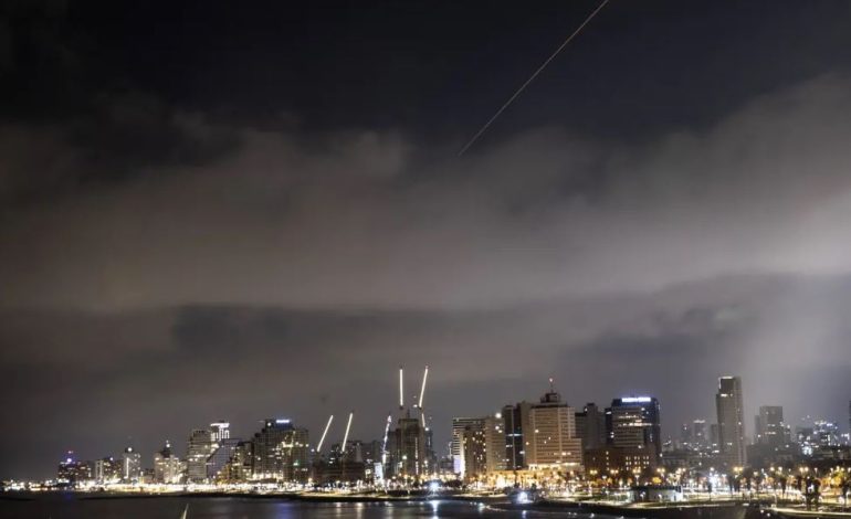 Përmbanin 60 ton eksploziv, flet zëdhënësi i Forcave të Mbrojtjes së Izraelit: Ndaluam rreth 350 raketa që u hodhën nga Irani, kërcënimi është për…