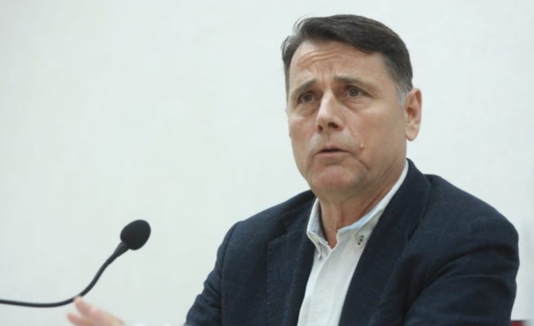 “Serbët hanin mirë, pinin verë e puro”, Bajram Kosumi tregon prapaskenat e Rambujesë: Ibrahim Rugova u sëmur kur…