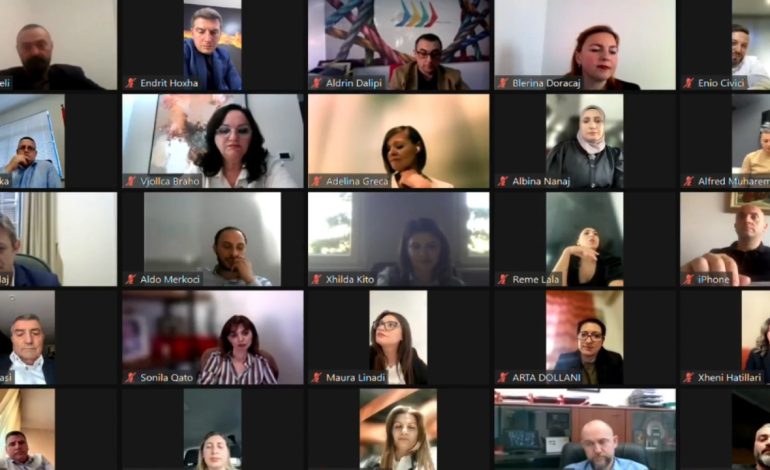 Mbledhja online e këshillit bashkiak të Tiranës, miratohen dhënia e titullit “Qytetar Nderi” për Ali Ahmetin dhe emërtimet e rrugëve për Remzi Hoxhën e Tomor Malasin