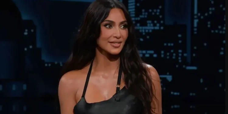 Upss! Kim Kardashian akuzohet nga stilistja britanike për kopje