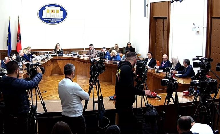 Pas bojkotit të mbledhjes së Komisioni për Check-up, PS i përgjigjet opozitës: Po tentoni të injektoni frymën e imponimit, s’ka arsye të mblidhet derisa…