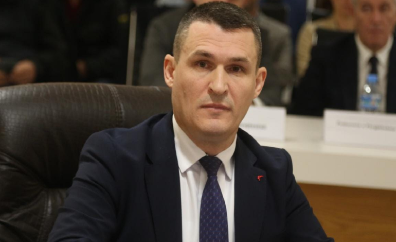 Deklarata për policët e korruptuar/ Rithemelimi dhe Monika Kryemadhi kërkojnë dëgjesë me Altin Dumanin