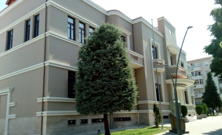 Goditet baza e prodhimit të dokumenteve false në Korçë! Falsifikoheshin letra për kalimin e drogës në Angli