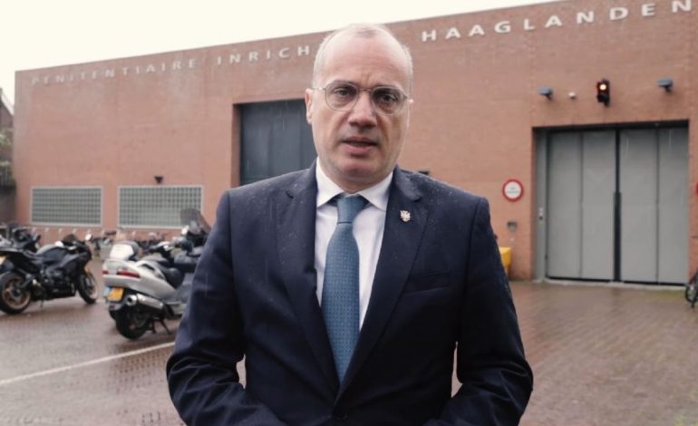 Ministri i Jashtëm takon ish-presidentin Hashim Thaçi në Hagë