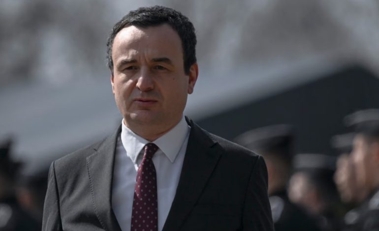 “Stërvitja ndot ajrin”, Kurti komenton me ironi grumbullimin ushtarak serb, 30 kilometra larg kufirit