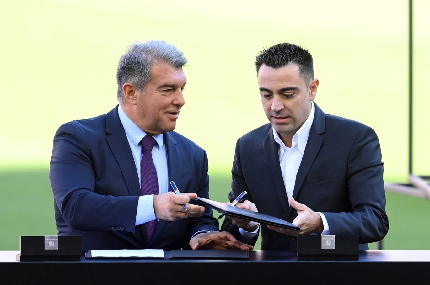 Projekt i ri, kontratë afatgjatë, Barcelona shton presion mbi Xavi-n, por trajneri nuk ndryshon