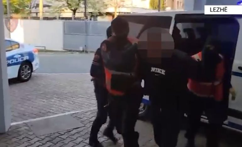 Mbi 2400 fara kanabisi dhe kokainë në banesë, arrestohen tre bashkëpunëtorët në Lezhë (EMRAT)