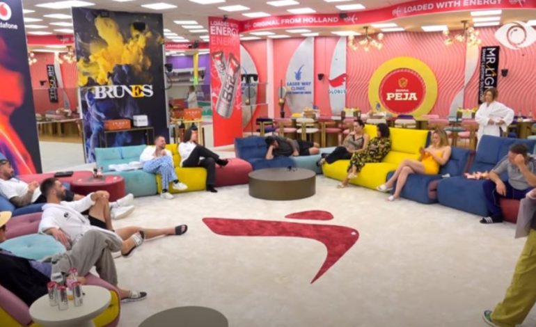 A ka një komplot mes Eglës, Julit dhe Romeos? Një rrëfim prekës dhe shumë të papritura sonte në Big Brother VIP 3! Ja ku mund ta ndiqni LIVE