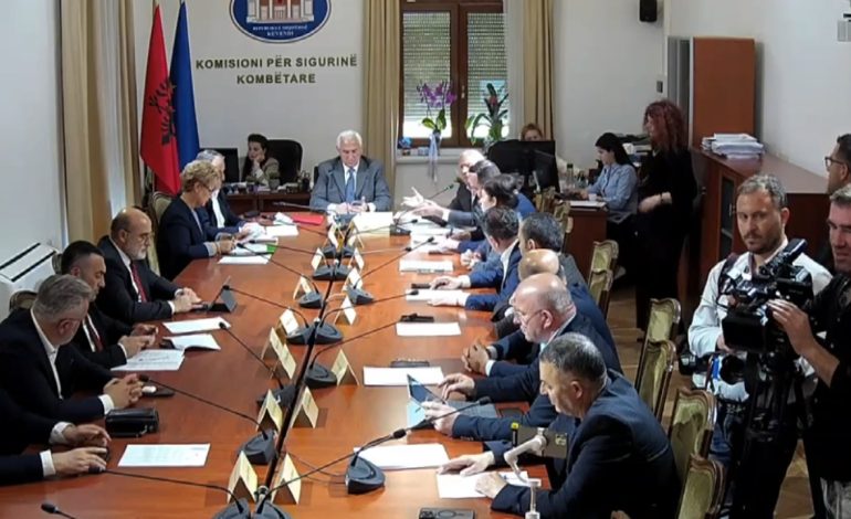 “Shqetësoheni nga fjala, por jo nga thika dhe gozhda! Mos u sill si kryetar kooperative”, Salianji përplaset me Ballën, ndërhyn Naço: Si brigadier do të rri