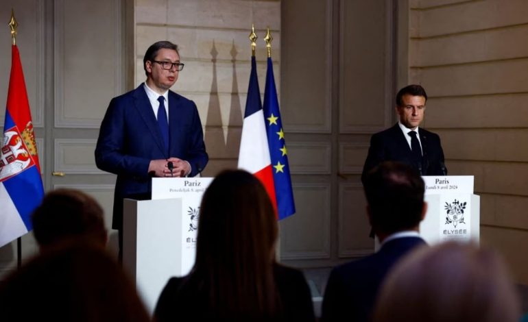 Takimi me Vuçiç, Macron: Do të sigurohemi që çdo hap i marrëveshjes për normalizimin të përmbushet