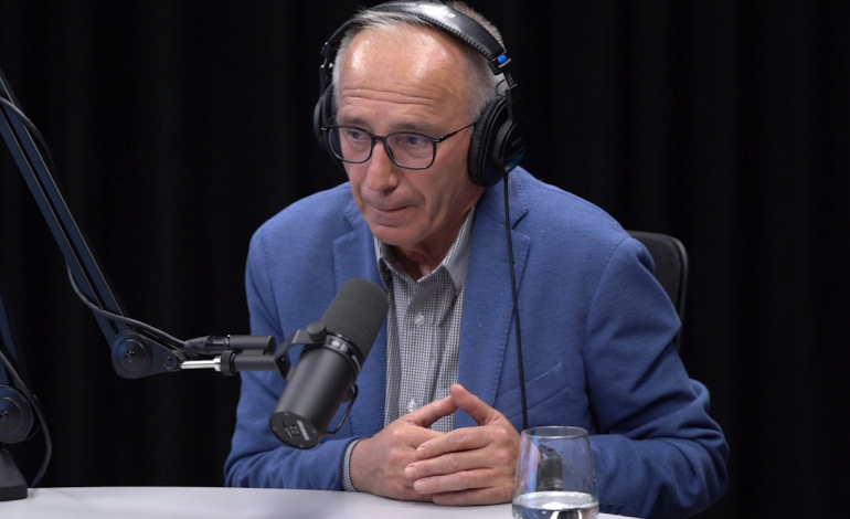 “Je në kërkim, edhe kriminel edhe bën humor”, ish deputeti demokrat tregon historinë e pazakontë në podcastin e Ramës sesi e ndaluan në kufi