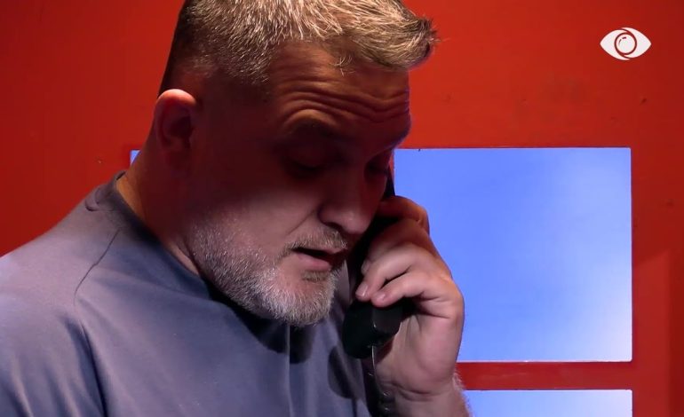 “Ta marr babain se i mbaj mend numrin”/ Juli në telefonin e erës: Kam aq mall për ty sa nuk e shpjegoj dot…