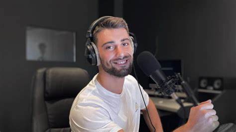 Surprizë emocionuese për Meritonin, banori takon të atin në ‘studion’ e tij