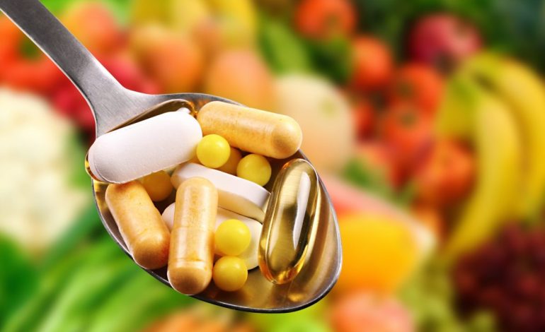 2 Përfitimet e Vërtetuara të Vitaminës B12 dhe Disa Pretendime Rreth Vlerave për Shëndetin